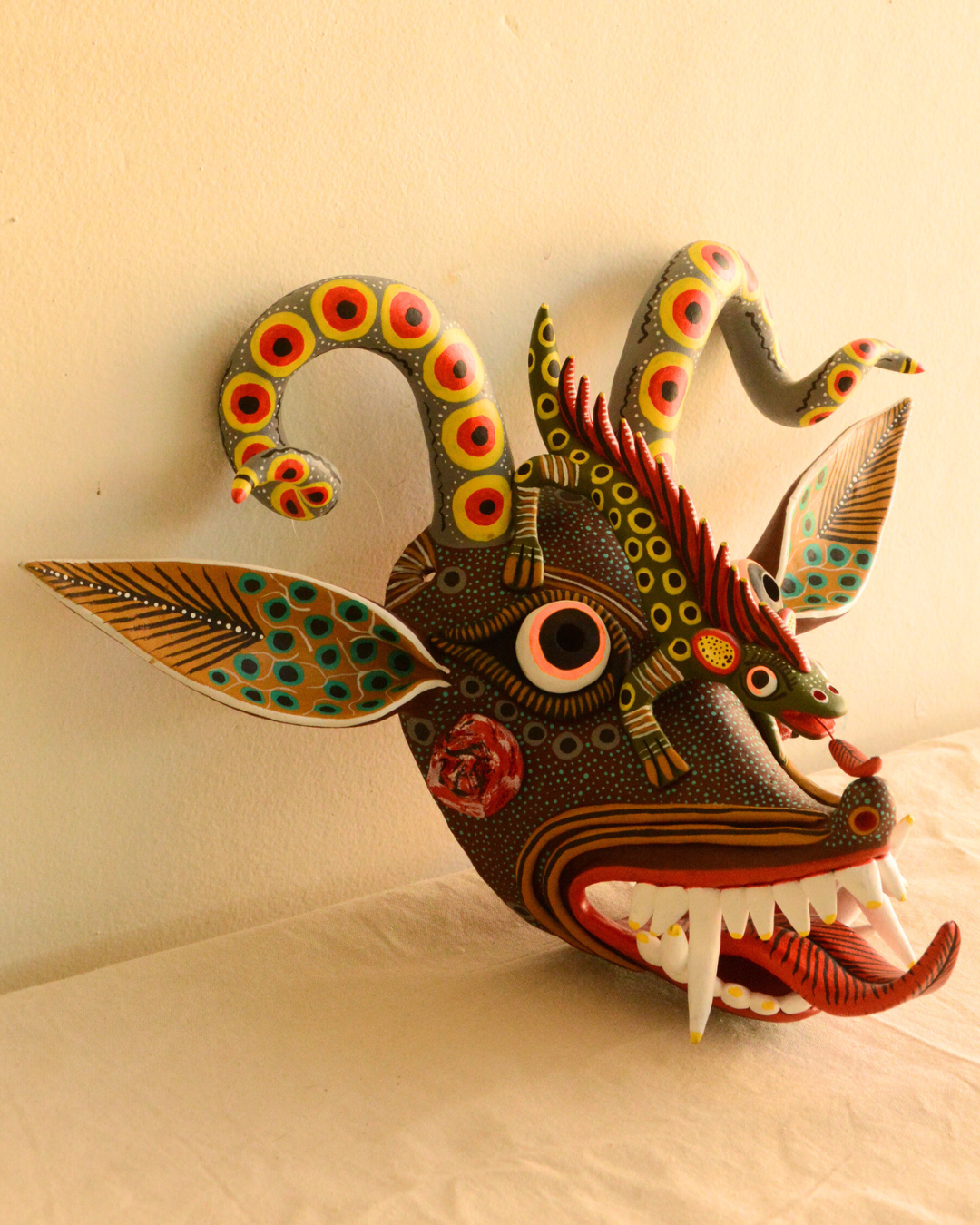 Mascara de diablito con Salamandra.