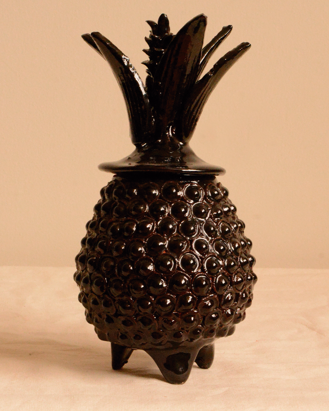 26cm black pineapple